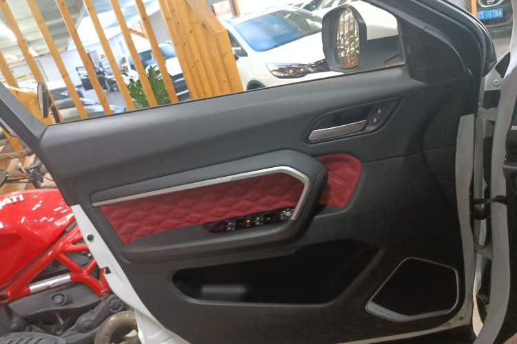 Used Haval H6 2020 2.0 GDIT Automatic GT Champion Edition Left Front Door Interior