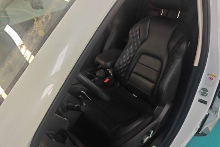 Used Haval H6 2020 1.5 GDIT Automatic Platinum Champion Edition Left Front Seat