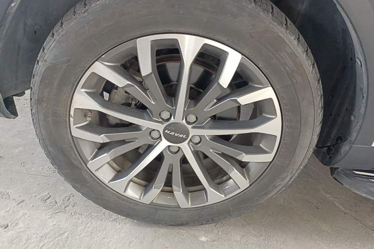 Used Haval H6 2020 1.5 GDIT Automatic Platinum Luxury Edition Left Front Wheel Hub