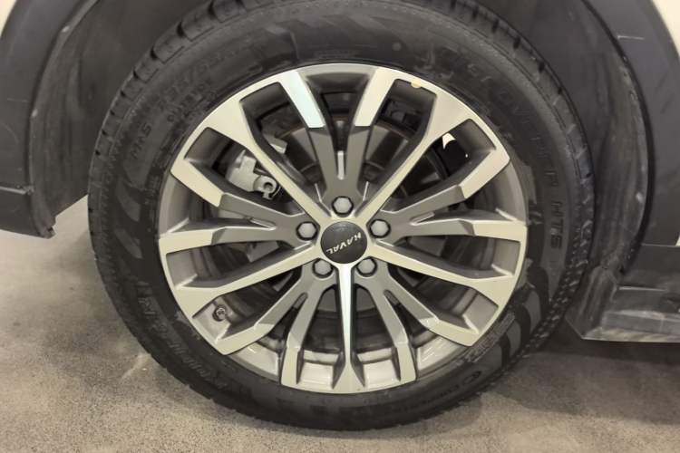 Used Haval H6 2020 2.0 GDIT Automatic Platinum Champion Edition Left Front Wheel Hub