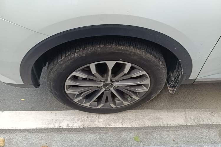 Used Haval H6 2020 1.5 GDIT Automatic Platinum Champion Edition Left Front Wheel Hub