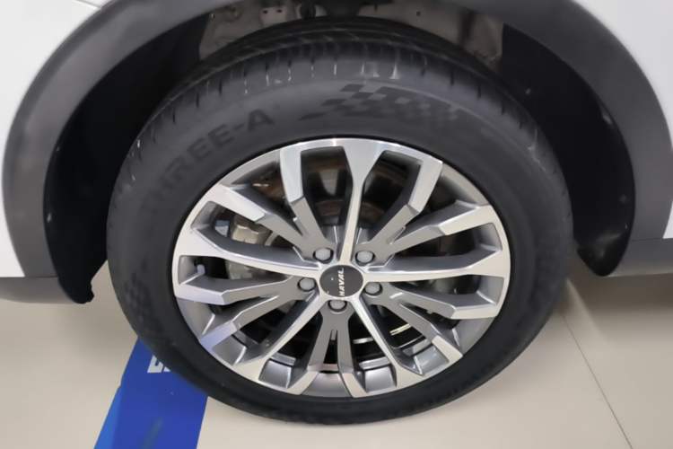 Used Haval H6 2020 2.0 GDIT Automatic Platinum Champion Edition Left Front Wheel Hub