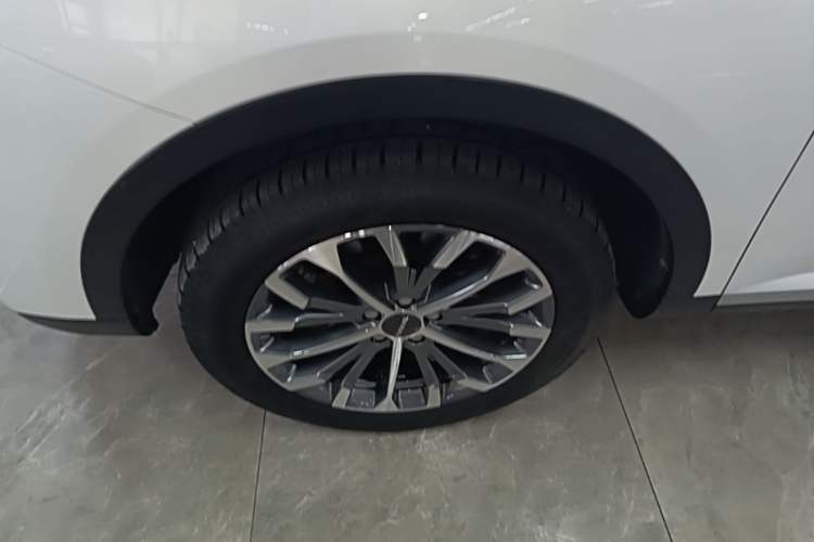 Used Haval H6 2020 1.5 GDIT Automatic Platinum Champion Edition Left Front Wheel Hub