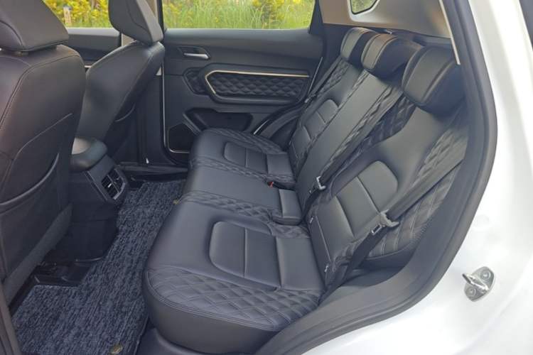 Used Haval H6 2020 1.5 GDIT Automatic Platinum Urban Edition Left Rear Seat