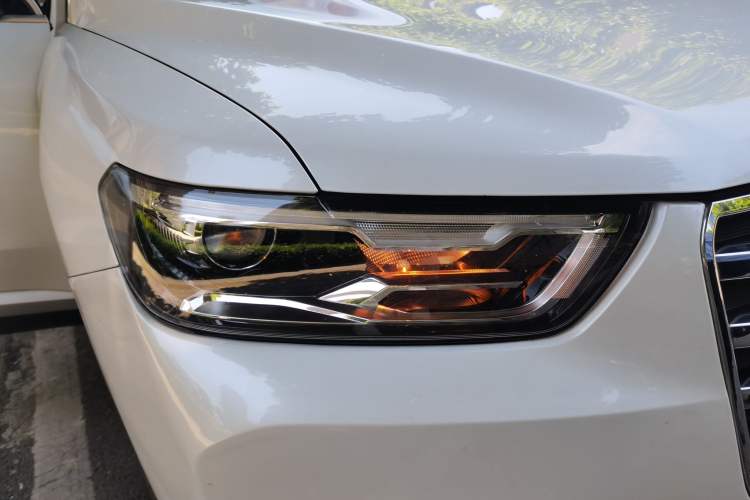 Used Haval H6 2020 1.5 GDIT Automatic Platinum Luxury Edition Right Front Headlight