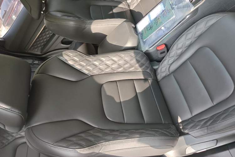 Used Haval H6 2020 1.5 GDIT Automatic Platinum Champion Edition Right Front Seat