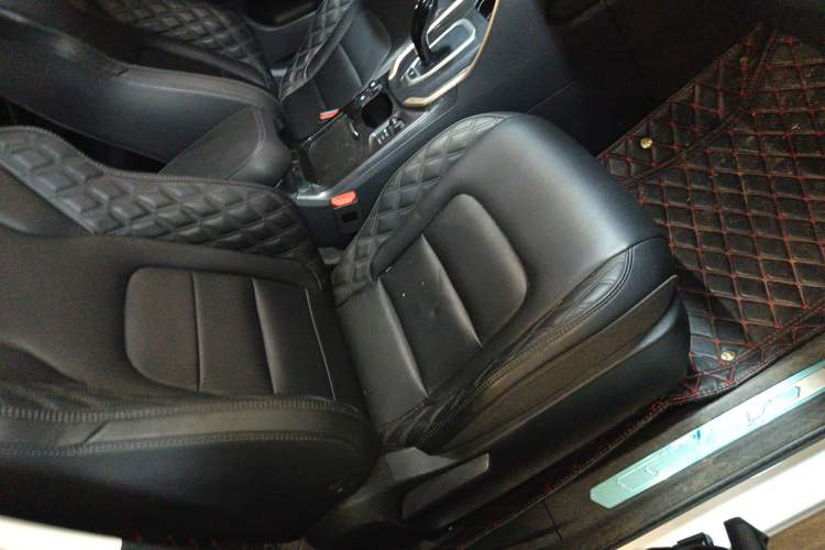 Used Haval H6 2020 2.0 GDIT Automatic Platinum Champion Edition Right Front Seat