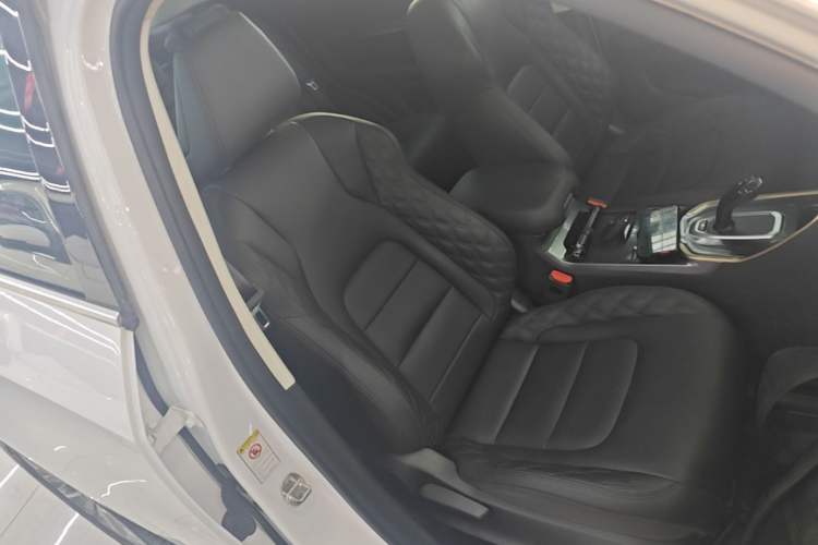 Used Haval H6 2020 1.5 GDIT Automatic Platinum Champion Edition Right Front Seat