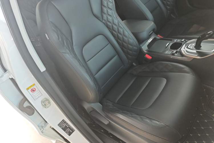 Used Haval H6 2020 1.5 GDIT Automatic Platinum Urban Edition Right Front Seat
