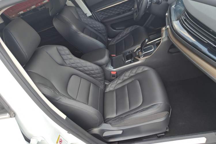 Used Haval H6 2020 1.5 GDIT Automatic Platinum Urban Edition Right Front Seat