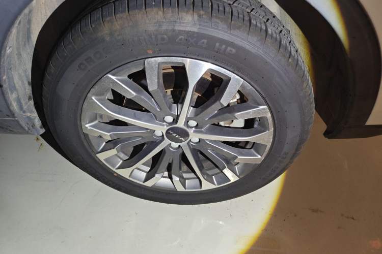 Used Haval H6 2020 1.5 GDIT Automatic Platinum Champion Edition Right Front Wheel Hub