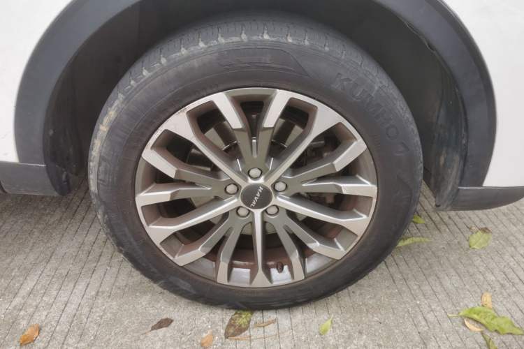 Used Haval H6 2020 1.5 GDIT Automatic Platinum Champion Edition Right Front Wheel Hub