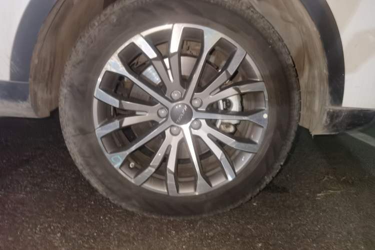 Used Haval H6 2020 1.5 GDIT Automatic Platinum Champion Edition Right Front Wheel Hub