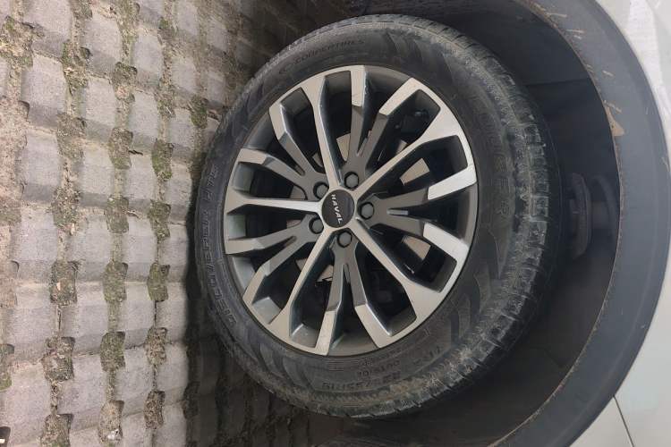 Used Haval H6 2020 1.5 GDIT Automatic Platinum Champion Edition Right Front Wheel Hub