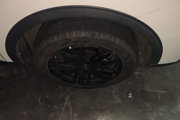 Used Haval H6 2020 2.0 GDIT Automatic GT Champion Edition Right Front Wheel Hub