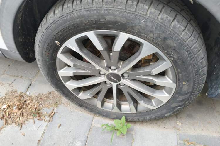 Used Haval H6 2020 2.0 GDIT Automatic Platinum Champion Edition Right Front Wheel Hub