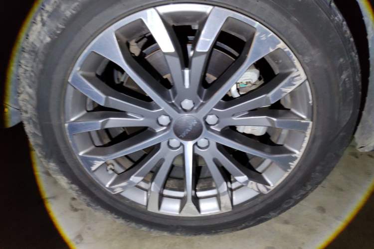 Used Haval H6 2020 2.0 GDIT Automatic Platinum Champion Edition Right Front Wheel Hub