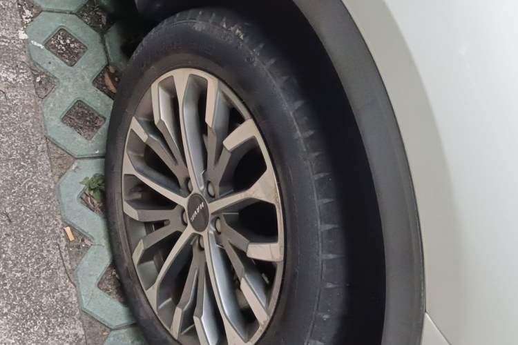 Used Haval H6 2020 1.5 GDIT Automatic Platinum Comfort Edition Right Front Wheel Hub