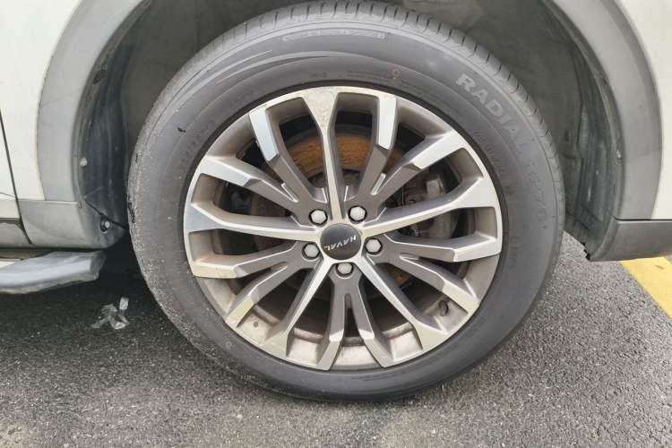 Used Haval H6 2020 2.0 GDIT Automatic Platinum Champion Edition Right Front Wheel Hub