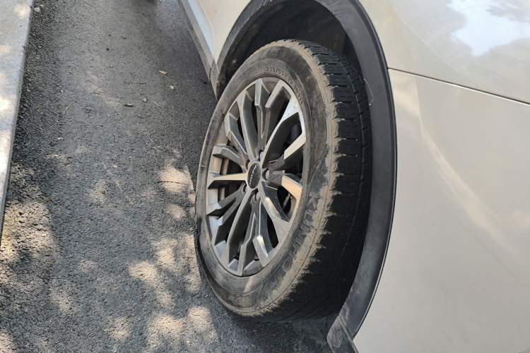 Used Haval H6 2020 1.5 GDIT Automatic Platinum Champion Edition Right Front Wheel Hub