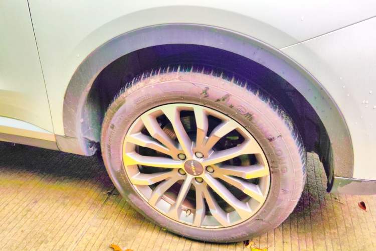 Used Haval H6 2020 2.0 GDIT Automatic Platinum Champion Edition Right Front Wheel Hub