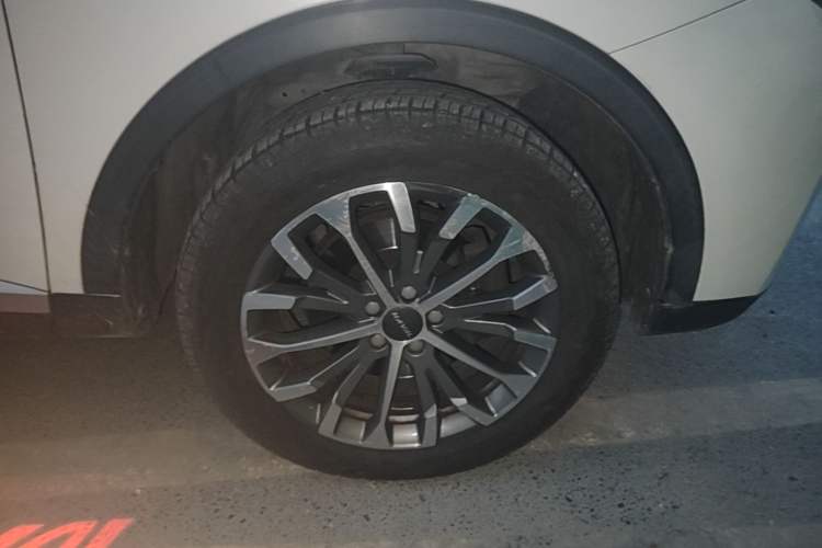 Used Haval H6 2020 2.0 GDIT Automatic Platinum Luxury Edition Right Front Wheel Hub