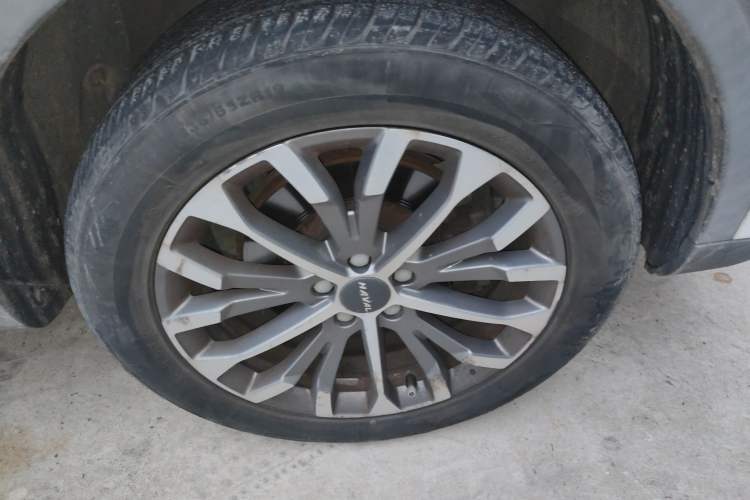 Used Haval H6 2020 1.5 GDIT Automatic Platinum Luxury Edition Right Front Wheel Hub