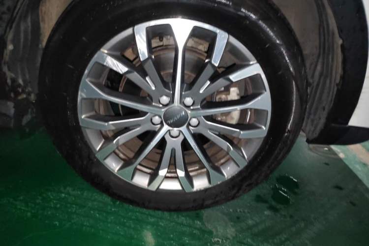 Used Haval H6 2020 1.5 GDIT Automatic Platinum Champion Edition Right Front Wheel Hub