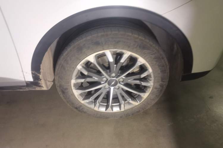 Used Haval H6 2020 1.5 GDIT Automatic Platinum Champion Edition Right Front Wheel Hub