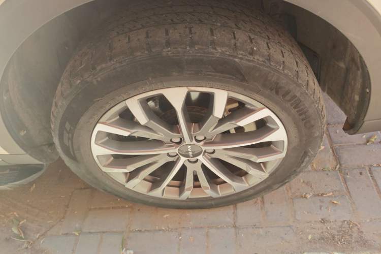 Used Haval H6 2020 1.5 GDIT Automatic Platinum Luxury Edition Right Front Wheel Hub