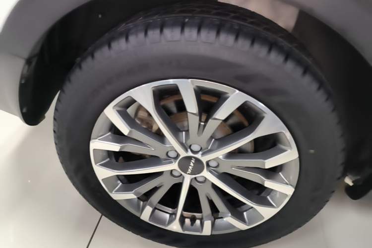 Used Haval H6 2020 2.0 GDIT Automatic Platinum Champion Edition Right Rear Wheel Hub