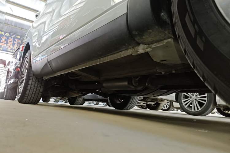 Used Haval H6 2020 1.5 GDIT Automatic Platinum Champion Edition Right Side Sill