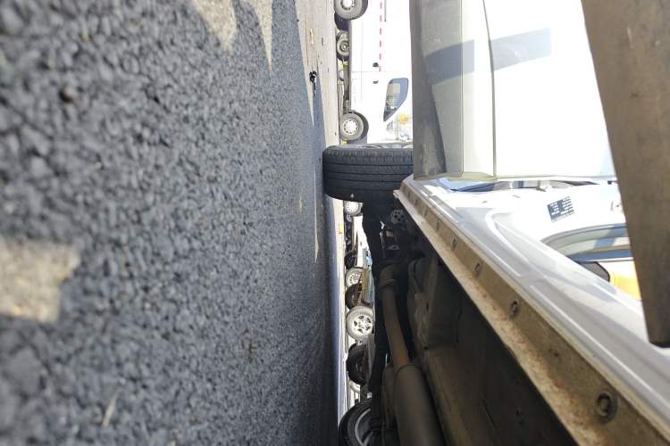 Used Haval H6 2020 1.5 GDIT Automatic Platinum Champion Edition Right Side Sill