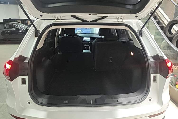 Used Haval H6 2020 1.5 GDIT Automatic Platinum Champion Edition Trunk