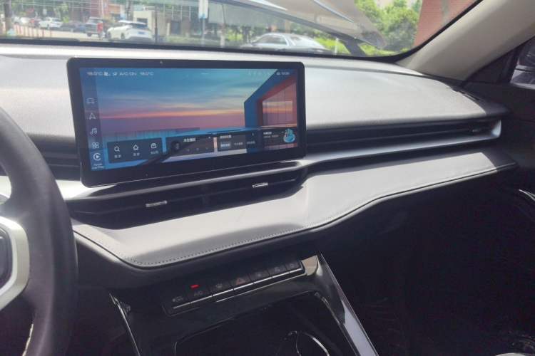Used Haval H6 2021 3rd Generation 1.5T Automatic Two-Wheel Drive Max Audio And AC Panel