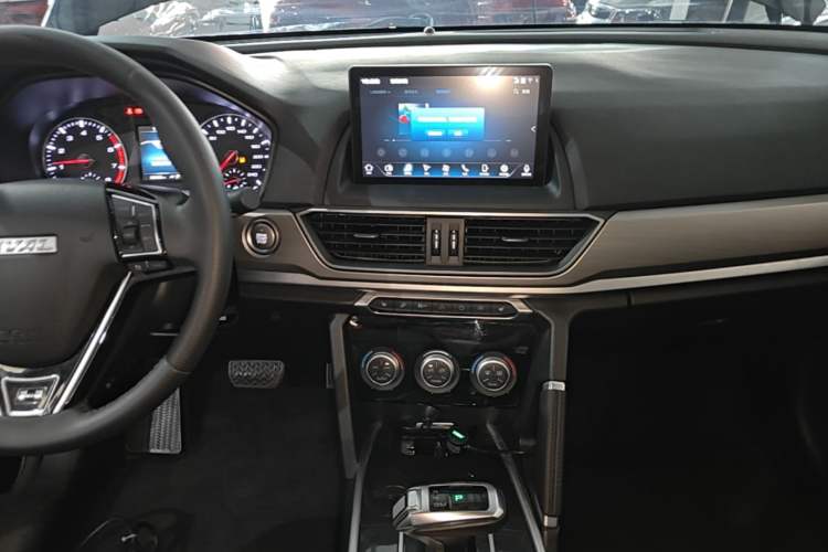 Used Haval H6 2021 Sport Edition 1.5T Automatic Elite Smart Connectivity Model U-Shape Grille Audio And AC Panel