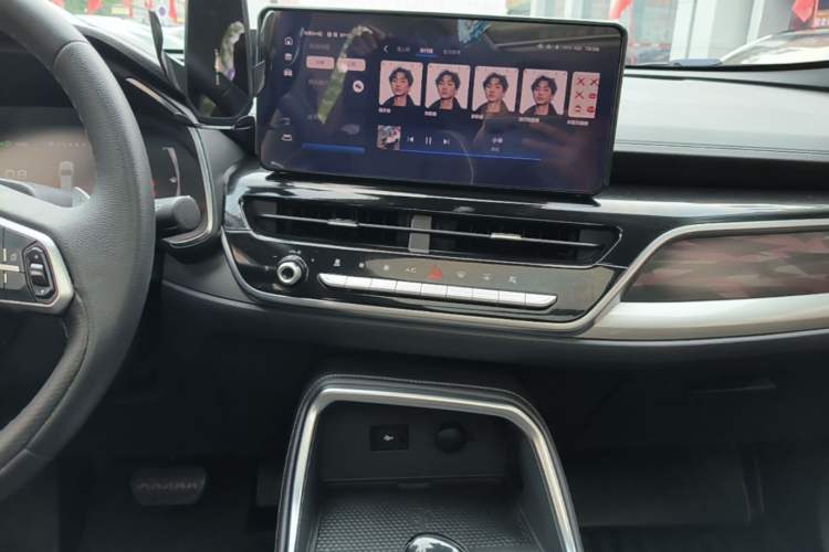 Used Haval H6 2021 China Trend Edition 1.5 GDIT Automatic Champion Version Audio And AC Panel