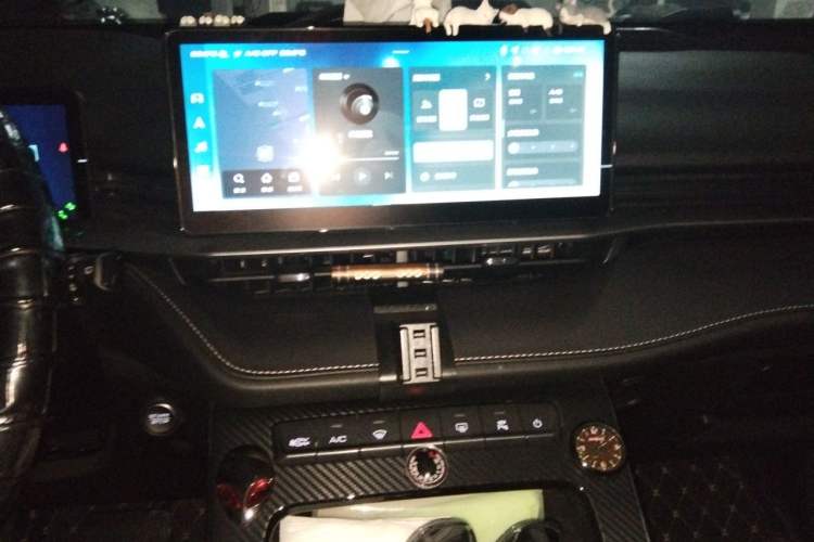 Used Haval H6 2021 3rd Generation 2.0T Automatic Two-Wheel Drive Max Audio And AC Panel