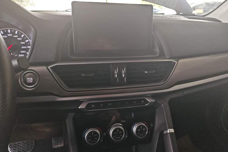 Used Haval H6 2021 Sport Edition 1.5T Automatic Elite Smart Connectivity Model with Hexagonal Grille Audio And AC Panel