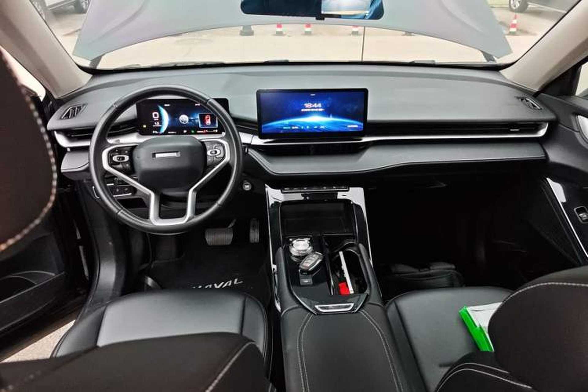 Used Haval H6 2021 3rd Generation 1.5T Automatic Two-Wheel Drive Pro Center Console
