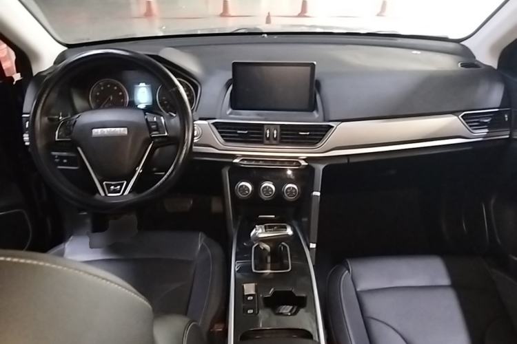 Used Haval H6 2021 Sport Edition 1.5T Automatic Elite Smart Connectivity Model U-Shape Grille Center Console