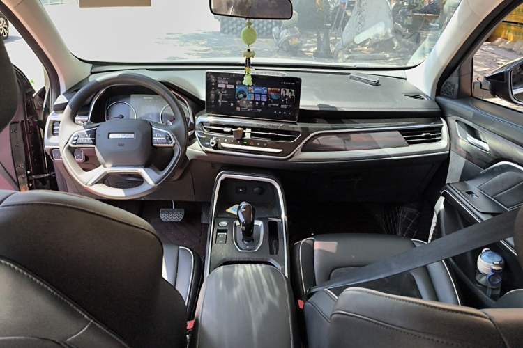 Used Haval H6 2021 National Trend Edition 1.5T Automatic Urban Version Center Console