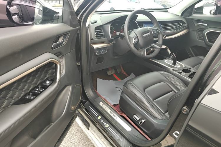 Used Haval H6 2021 1.5 GDIT Automatic Luxury Edition Driver Seat