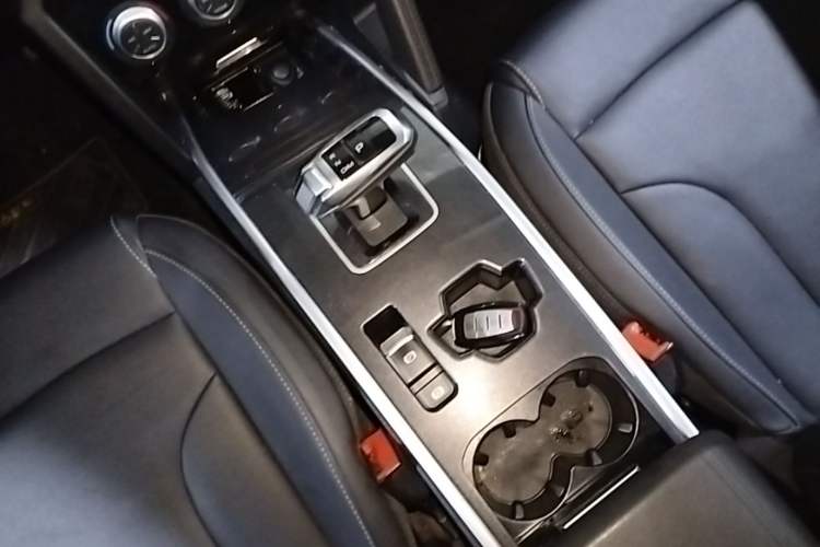 Used Haval H6 2021 Sport Edition 1.5T Automatic Elite Smart Connectivity Model U-Shape Grille Gear Lever