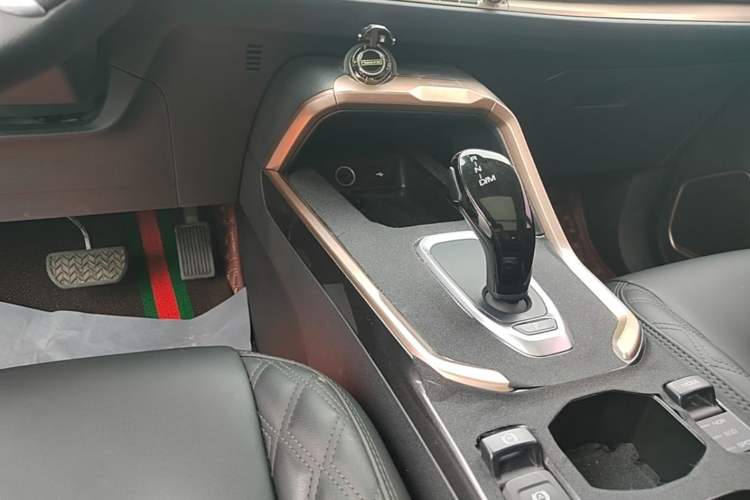Used Haval H6 2021 1.5 GDIT Automatic Luxury Edition Gear Lever