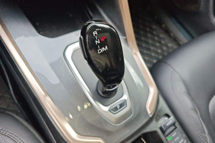 Used Haval H6 2021 2.0 GDIT Automatic GT Luxury Edition Gear Lever