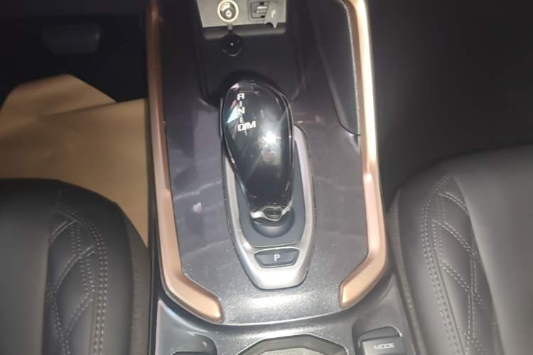 Used Haval H6 2021 1.5 GDIT Automatic Champion Edition Gear Lever