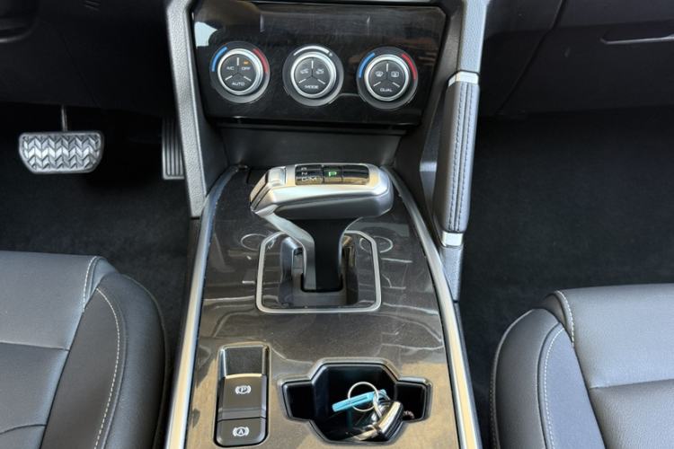 Used Haval H6 2021 Sport Edition 1.5T Automatic Elite Smart Connectivity Model with Hexagonal Grille Gear Lever