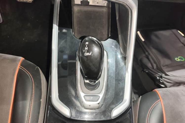 Used Haval H6 2021 2.0 GDIT Automatic GT Luxury Edition Gear Lever