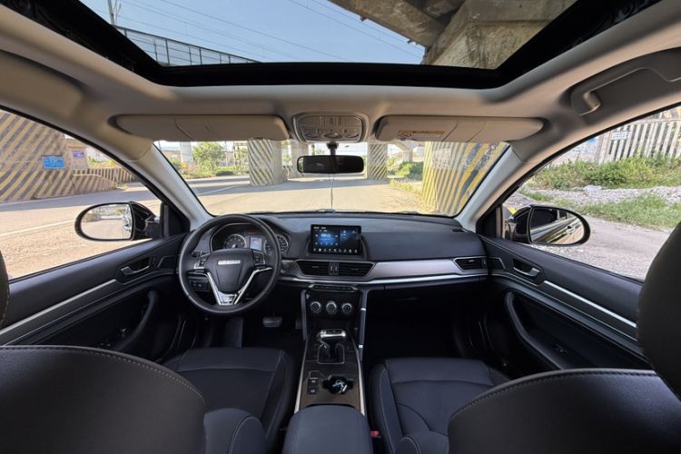 Used Haval H6 2021 Sport Edition 1.5T Automatic Elite Smart Connectivity Model with Hexagonal Grille Interior 1